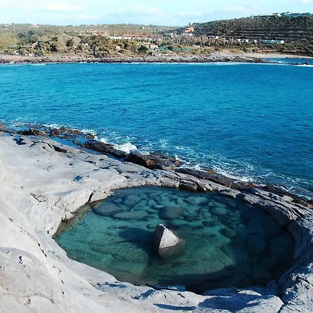 Casa de Férias Con Balconi Vista Mare SantʼAntìoco