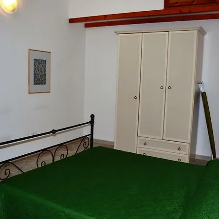 Con Balconi Vista Mare Casa de Férias SantʼAntìoco